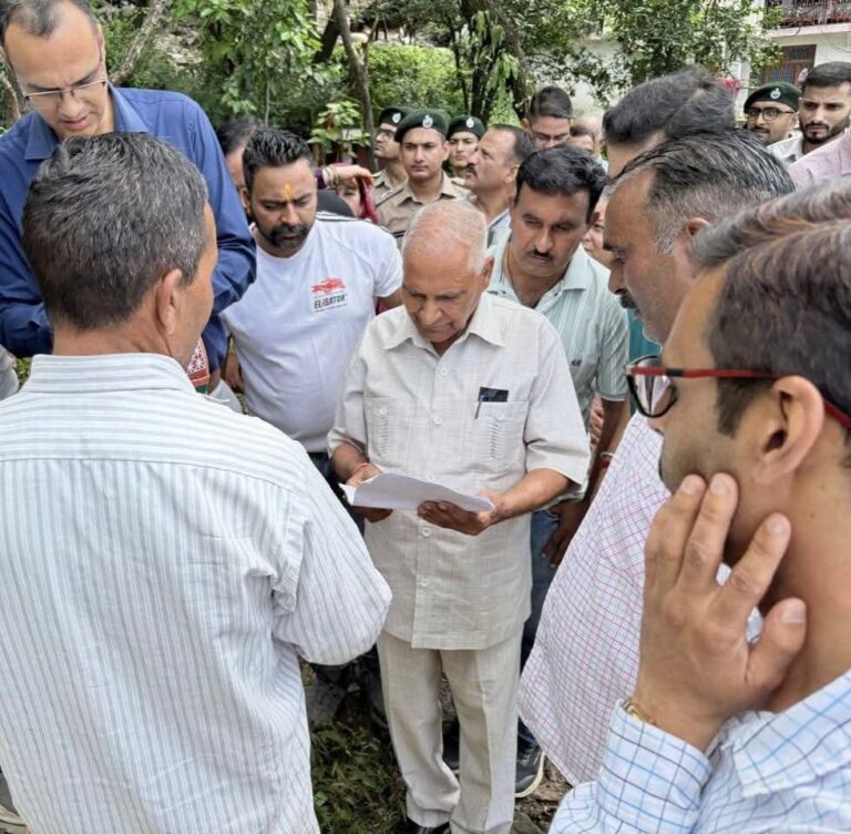 Kangra: बैजनाथ विधायक किशोरी लाल ने बाग गांव में बरसात से हुई क्षति का किया निरीक्षण, प्रभावित परिवारों को हर संभव सहायता का आश्वासन