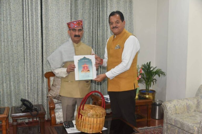 Kullu: अंतरराष्ट्रीय कुल्लू दशहरा 2025: मुख्यमंत्री को मिला निमंत्रण, जानें उत्सव की खासियत और तैयारियाँ
