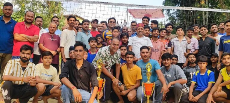Kangra: आरएस बाली ने मलां में बाल खेलकूद प्रतियोगिता का किया शुभारंभ, युवाओं में प्रतिस्पर्धा और अनुशासन की भावना बढ़ाने पर दिया जोर