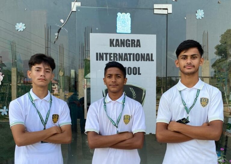 Kangra: कांगड़ा इंटरनेशनल स्कूल, शाहपुर के छात्र जिला स्तर प्रतियोगिता में चयनित