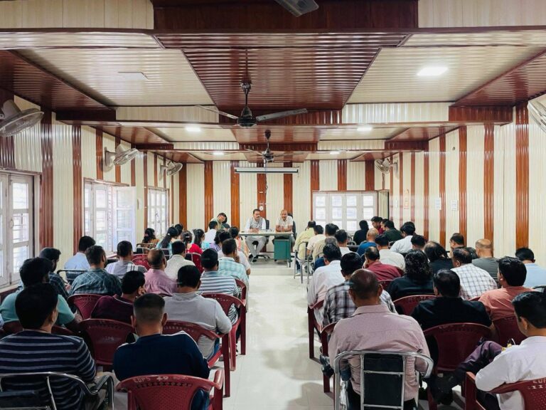 Kangra: इंदौरा की पंचायतों में तेज़ी से पूरे होंगे विकास कार्य, विधायक मलेंद्र राजन ने दिए सख्त निर्देश