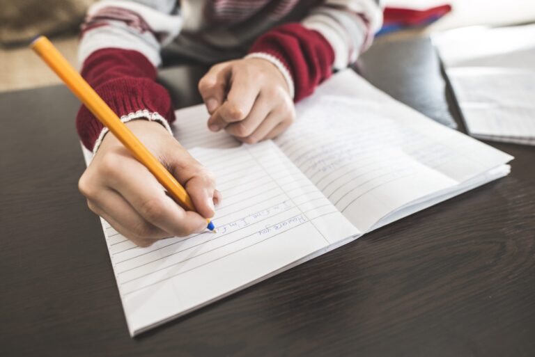 Himachal: अब हिमाचल बोर्ड की पढ़ाई होगी CBSE के बराबर! डॉ. राजेश शर्मा ने किए बड़े ऐलान