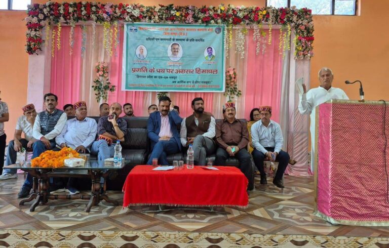Kangra: श्रमिकों के बिना नहीं बन सकता देश! मंत्री प्रो. चन्द्र कुमार बोले – हर मजदूर को मिलेगा हक और सम्मान