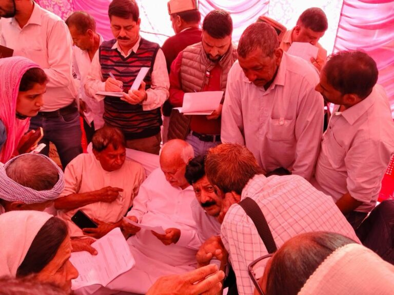 Kangra: प्रदेश सरकार गाँव-गाँव तक पहुँचा रही है समाधान — कोटला क्षेत्र में सड़कों और तटीकरण कार्यों पर खर्च हो रहे करोड़ों रुपये: प्रो. चंद्र कुमार