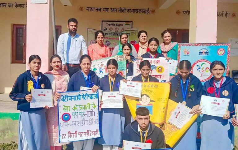 Mandi: खुदर स्कूल में सजी ‘किशोरी मेला’: बेटियों को सशक्त बनाने और सामाजिक जागरूकता का अनोखा संदेश