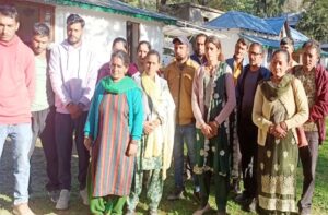 Chamba: चम्बा के बालू कस्बे से रहस्यमय तरीके से लापता युवती का डेढ़ माह बाद भी नहीं मिला सुराग, परिजनों में बढ़ा रोष