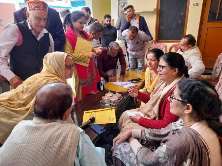 Kangra: विधायक कमलेश ठाकुर ने नलेटी पंचायत में सुनीं जनसमस्याएं, विकास कार्यों की प्रगति का लिया जायजा