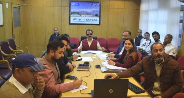Kangra: अतिरिक्त उपायुक्त विनय कुमार ने तम्बाकू मुक्त अभियान में विभागीय समन्वय पर दिया जोर