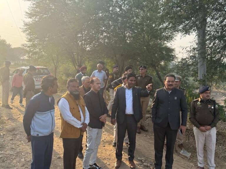 Kangra: इंदौरा में तबाही का मंजर! उपायुक्त हेमराज बैरवा पहुंचे ग्राउंड जीरो — बहाली कार्यों पर बड़े फैसले
