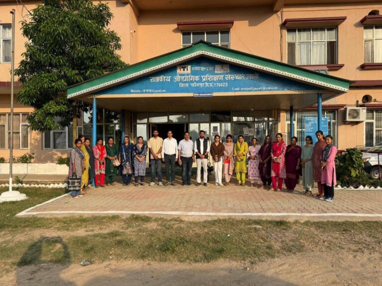 Kangra: ज्वाली की 19 महिलाओं की जिंदगी बदल रही ये ट्रेनिंग! JICA प्रोजेक्ट दे रहा है घर बैठे कमाई का बड़ा मौका