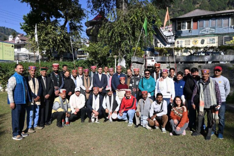 Chamba: चंबा में राष्ट्रीय प्रेस दिवस: DC ने दी दो टूक चेतावनी—“अपुष्ट खबरें प्रेस की विश्वसनीयता को तबाह कर देती हैं”