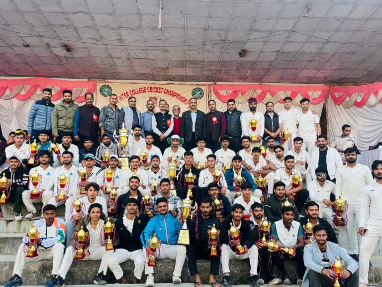 Kangra: डीएवी कॉलेज कांगड़ा ने फिर रचा इतिहास! लगातार दूसरी बार इंटर-कॉलेज क्रिकेट चैंपियन बना