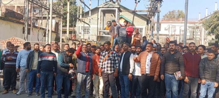Kangra: बिजली बोर्ड में 9500 खाली पदों पर चिंता, तकनीकी पदों की भर्ती पर प्रदेशाध्यक्ष नितिश भारद्वाज ने जताई संतोष और मांगे सुधार