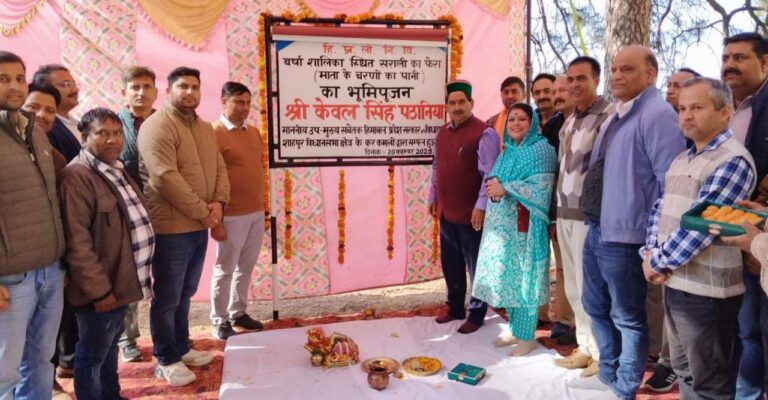 Kangra: धारकंडी में बड़े एलान! केवल सिंह पठानिया बोले—हर मांग पूरी होगी, विकास होगा दोगुनी रफ्तार से