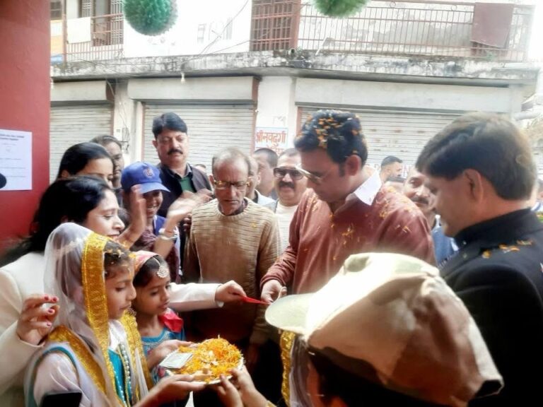 Kangra: बेटियों का विश्व विजय! नगरोटा में बोले आर.एस. बाली — ‘हर क्षेत्र में बेटियाँ बजा रहीं डंका’, वार्षिक उत्सव में मेधावी छात्राएं सम्मानित