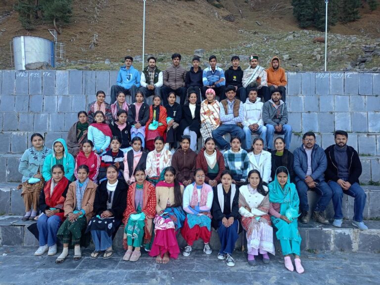 Kangra: खज्जियार से चंबा तक… रिड़कमार कॉलेज के छात्रों की शैक्षणिक यात्रा ने खोले इतिहास के दरवाज़े!