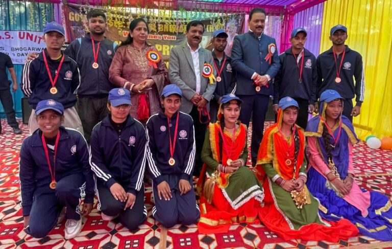 Kangra: इंदौरा विधायक मलेंद्र राजन ने छात्रों को बड़े सपने देखने और उन्हें पूरा करने की दी प्रेरणा, टॉप छात्रा को 21 हजार रुपये का पुरस्कार