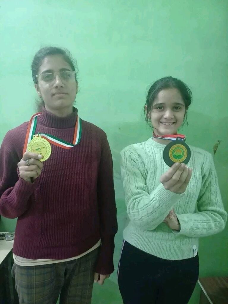 Kangra: नेहरणपुखर की बेटियों ने बाजी मारी! खेलो इंडिया चैंपियनशिप में झटके गोल्ड और ब्रॉन्ज, पूरे क्षेत्र में जश्न