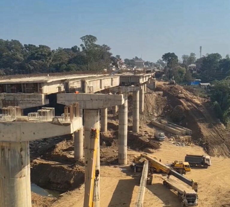 Kangra: कांगड़ा में फोरलेन निर्माण पर बड़ा हादसा, 20 मीटर ऊंचाई से गिरकर मजदूर की मौत; सुरक्षा इंतज़ामों पर उठे सवाल