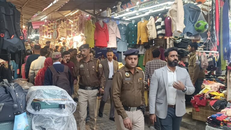 ऊना में प्रशासन की बड़ी कार्रवाई शुरू: डीसी और एसपी खुद उतरे सड़क पर, बाजारों में मचेगा बड़ा बदलाव