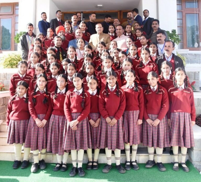 Kangra: विधानसभा में बच्चों की खास एंट्री: स्पीकर पठानिया ने बताया लोकतंत्र का असली मतलब