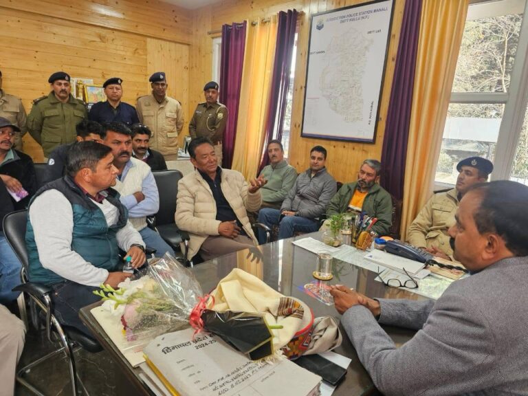 Kullu: मनाली पुलिस ने नशा माफिया पर कसा शिकंजा, एसपी कुल्लू ने किया विस्तृत दौरा और निरीक्षण