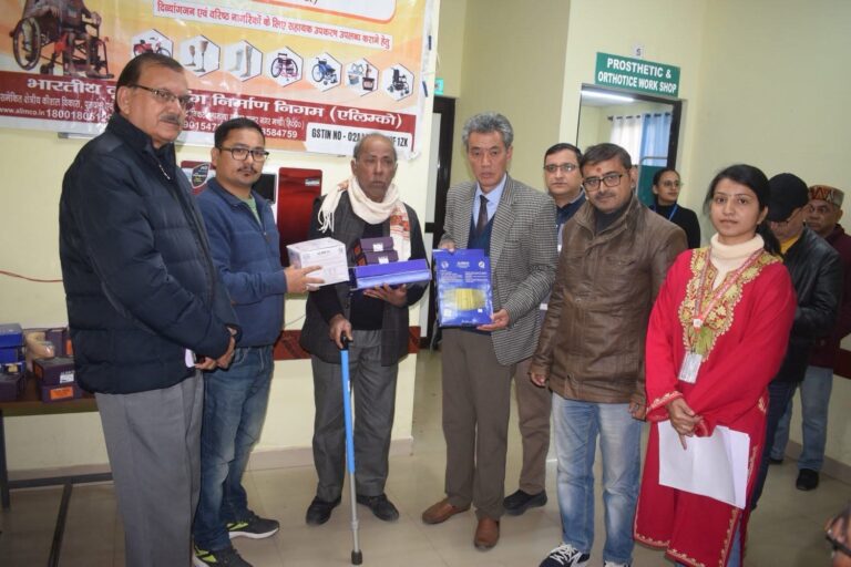 Kullu: कुल्लू में दिव्यांगों के लिए बड़ी खुशखबरी! 2 लाख 70 हज़ार के सहायक उपकरण वितरित