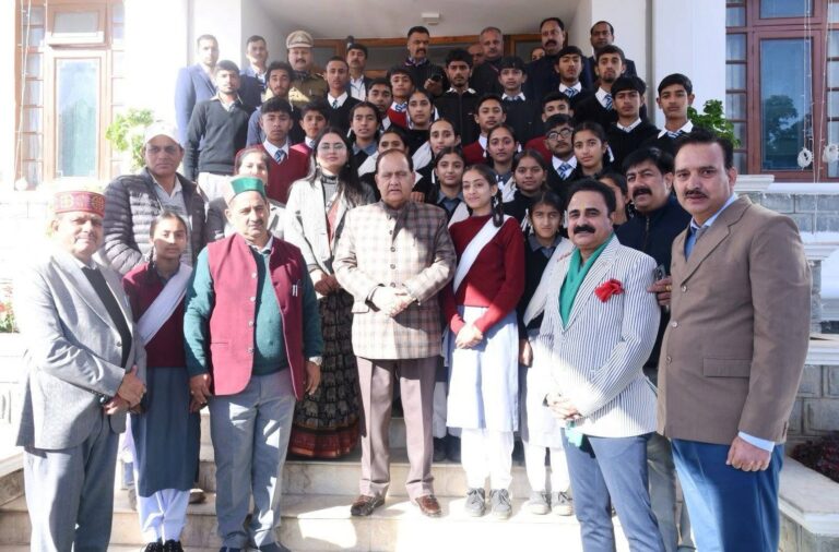 Kangra: “विधानसभा और लोकसभा लोकतंत्र के सबसे बड़े मंदिर”—तपोवन में छात्रों से बोले स्पीकर कुलदीप पठानिया