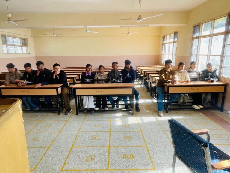 Kullu: राजकीय महाविद्यालय आनी में करंट अफेयर्स और कॉमर्स क्विज, टीम-B ने मारी बाजी!