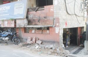 Chamba: चंबा के राजीव गांधी शॉपिंग कॉम्प्लेक्स में बड़ी तोड़फोड़! दुकानदारों पर बढ़ी मुसीबत, नोटिस जारी – अब होगी पुलिस कार्रवाई