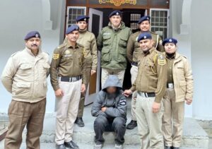 Kullu: कुल्लू पुलिस ने किया बड़ा खुलासा: नेपाली युवक के कब्जे से 8 किलो चरस बरामद, तस्करी का बड़ा जाल खुलने वाला है!