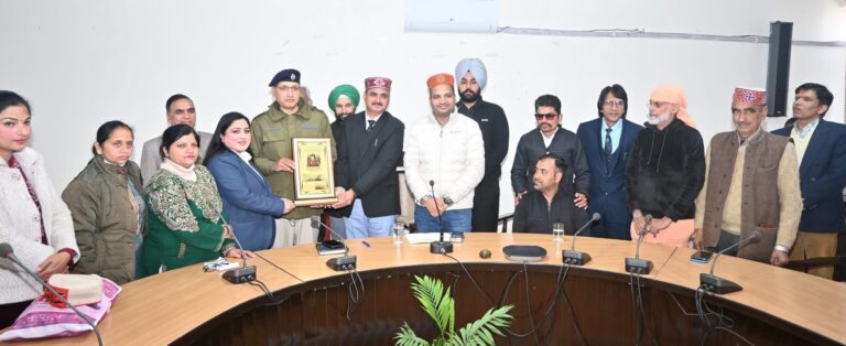 Bilaspur: बिलासपुर में जल तरंग जोश महोत्सव: दिव्यांगजनों और बुजुर्गों के लिए बनाए गए मंच की सराहना, प्रशासनिक अधिकारियों को मिला सम्मान