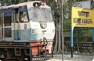 Kangra: कांगड़ा रेलमार्ग पर बड़ी खुशखबरी: महीने भर बाद पटरियों पर लौटेंगी ट्रेनें, जानें पूरा नया शेड्यूल!