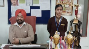 Kangra: हिमाचल की बेटी ने रचा इतिहास: देशभर में पहले स्थान पर आई ईशा, अब चीन में करेगी भारत का प्रतिनिधित्व