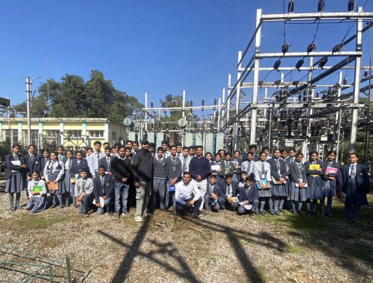 Kangra: कांगड़ा इंटरनेशनल स्कूल, शाहपुर ने छात्रों के लिए HPSEB का शैक्षिक दौरा आयोजित किया, विद्युत विभाग के कामकाज और करियर अवसरों से कराई परिचित