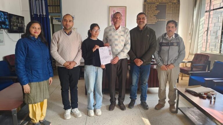 घुमारवीं कॉलेज की दिव्या ने रचा इतिहास, UGC JRF/NET परीक्षा पास कर बढ़ाया संस्थान का मान