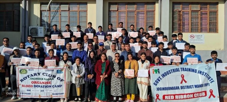 Mandi: एक यूनिट रक्त से बच सकती हैं तीन जिंदगियां, रोटरी क्लब की पहल पर ITI जोगेंद्रनगर में उमड़ा रक्तदान का सैलाब