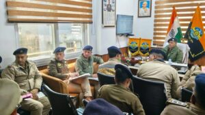 Kangra: देहरा में अपराध पर सख़्त पुलिस की बड़ी बैठक, दो नागरिकों को मिला सम्मान—जानें क्या हुए बड़े निर्णय