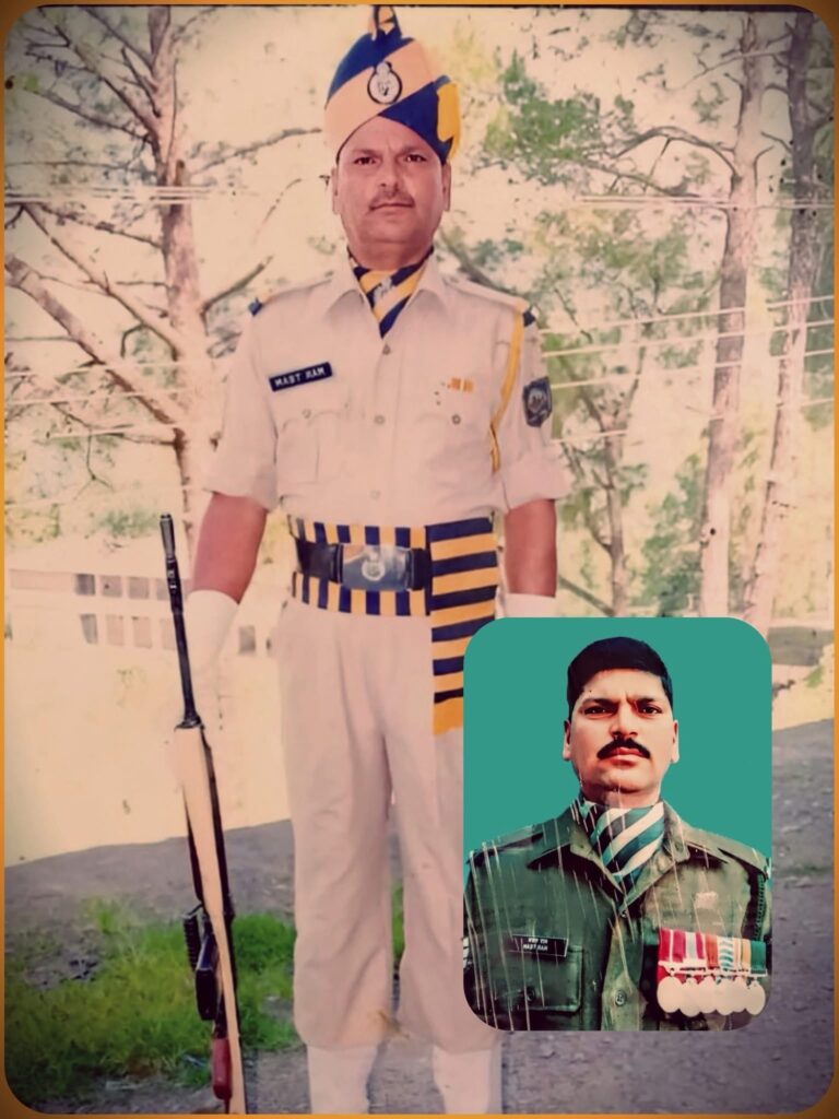 Mandi: मंडी पुलिस के जवान को CM से मिला सम्मान, सेना में मुठभेड़ के दौरान दिखाई थी असाधारण बहादुरी