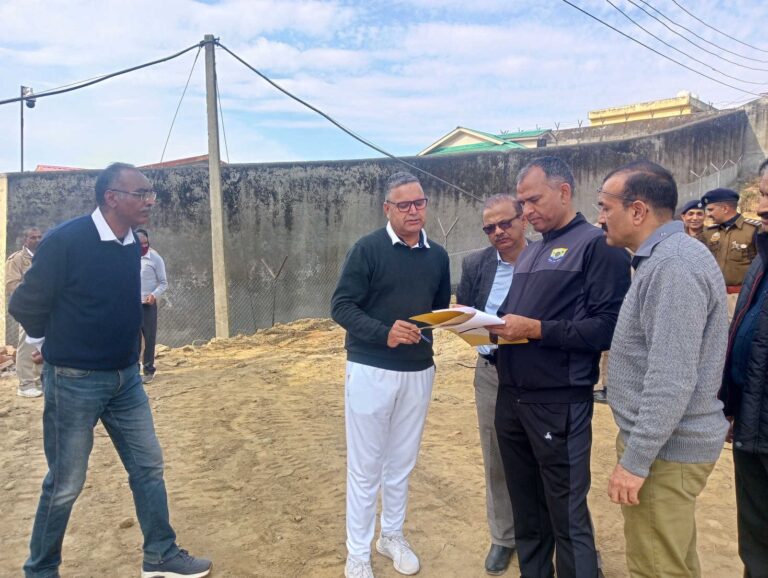 Hamirpur: चिट्टे के खिलाफ बड़ा कदम: हमीरपुर में होने वाली मैगा वॉकथॉन की तैयारियों का डीजीपी ने लिया जायजा