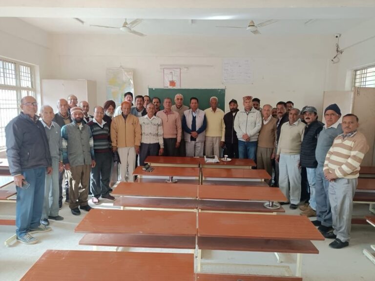 Kangra: फतेहपुर में पेंशनर्ज संघ की अहम बैठक, पेंशनर्ज डे को लेकर बनी बड़ी रणनीति