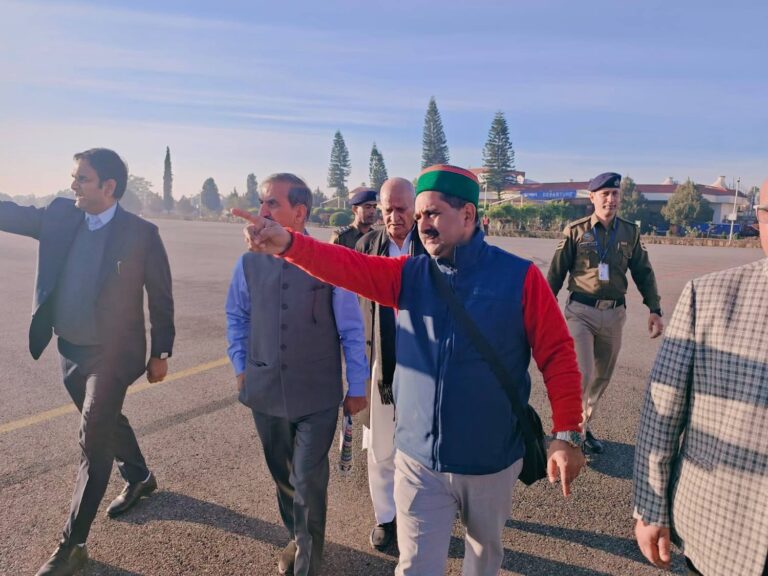 Kangra: शाहपुर बनेगा नया टूरिज्म हॉटस्पॉट, मुख्यमंत्री से एयरपोर्ट पर हुई बड़ी चर्चा