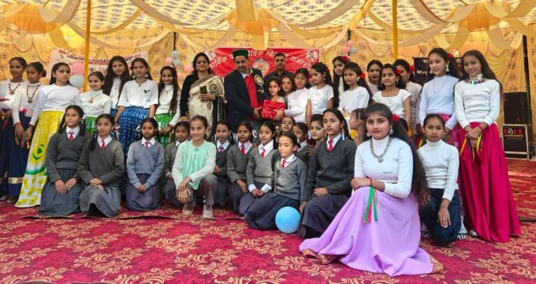 Kangra: शिक्षा से बदलेगा भविष्य, चढ़ी स्कूल में बोले केवल सिंह पठानिया, गिनाईं सरकार की बड़ी उपलब्धियां