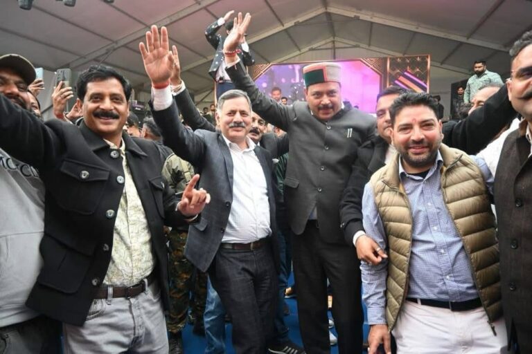 Kangra: काठगढ़ महादेव के आशीर्वाद से शुरू हुआ इंदौरा उत्सव, चिट्टे के खिलाफ रैली और गुरनाम भुल्लर ने बांधा समां