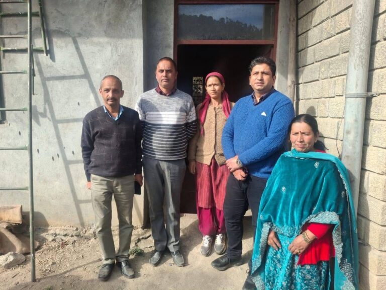 Mandi: मिड डे मील की हकीकत जानने स्कूल पहुंचे SDM, बगशाड स्कूल में किया औचक निरीक्षण