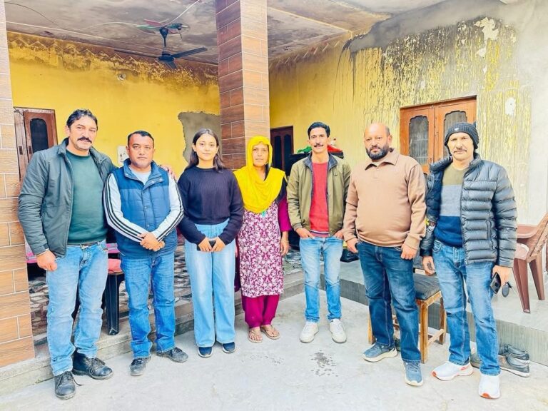 Kangra: छतड़ी पंचायत के भरनोली गांव की सृष्टि ठाकुर बनीं भारतीय वायुसेना का हिस्सा, पूरे शाहपुर क्षेत्र में खुशी