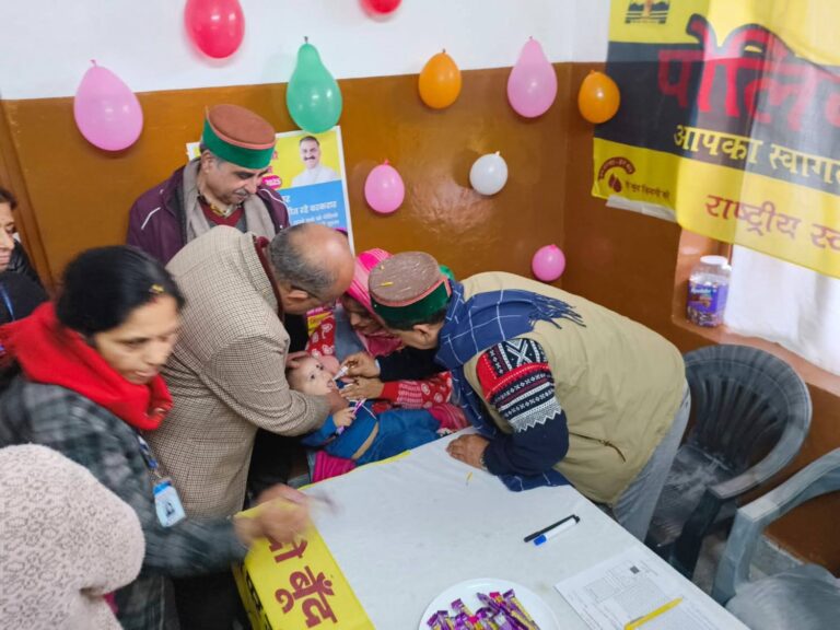 Kangra: शाहपुर में पल्स पोलियो अभियान की शुरुआत, 11 हजार से ज्यादा बच्चों को पिलाई जाएगी दो बूंद जिंदगी की