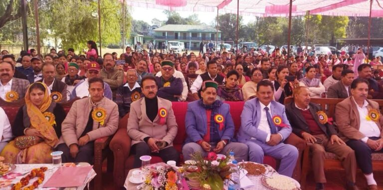 Kangra: शाहपुर में बोले केवल सिंह पठानियां, शिक्षा से ही बनेगा मजबूत राष्ट्र, 60 लाख के नए कमरों का किया उद्घाटन