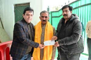 Himachal: ऊना के नंबरदार ने दिखाई दरियादिली, मुख्यमंत्री राहत कोष में दिए 51 हजार रुपये