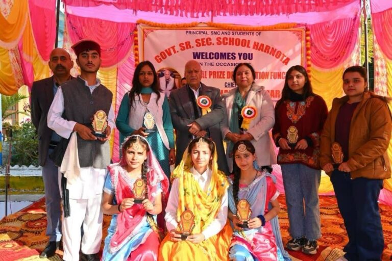 Kangra: स्कूल की चारदीवारी में गढ़ा जा रहा देश का भविष्य, हरनोटा स्कूल में बोले कृषि मंत्री चंद्र कुमार